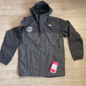 New kid’s Lrg The North Face grey resolve recite graphite dry vent jacket 14/16